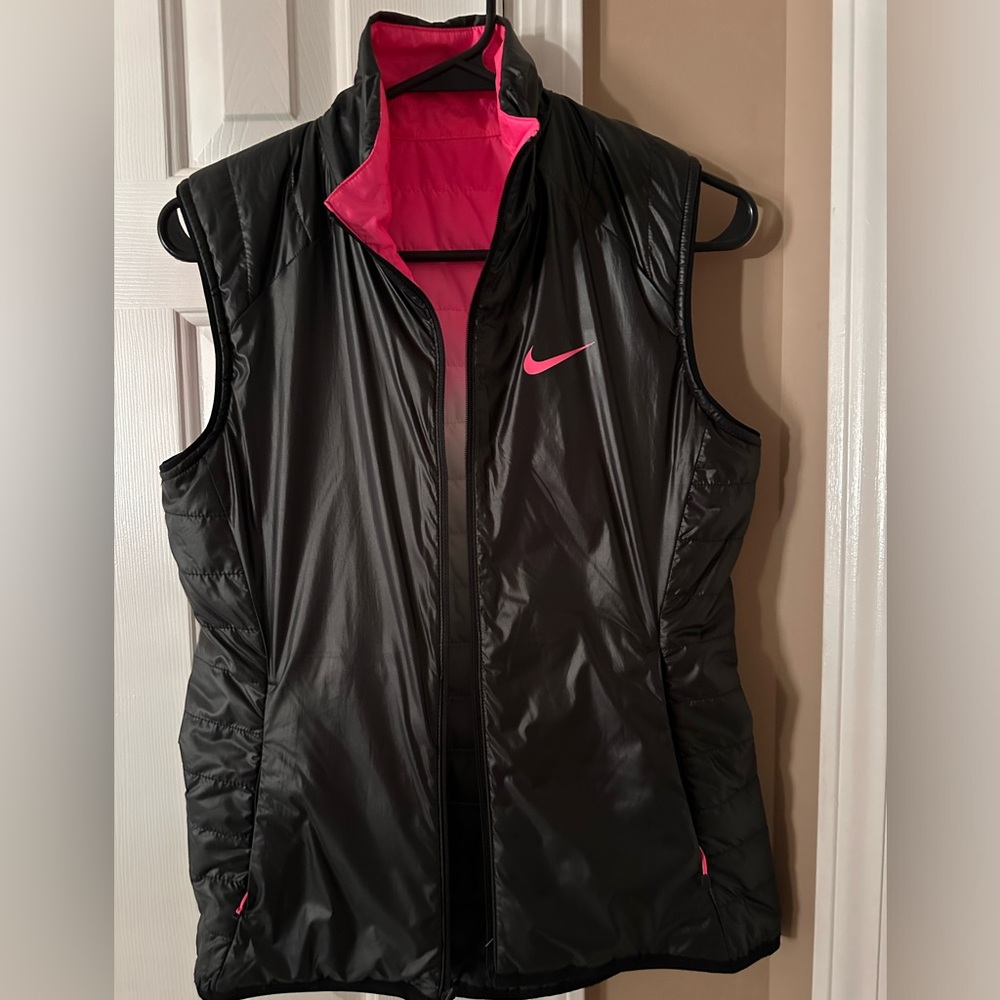 NWOT. Reversible Nike puffer vest. Small.